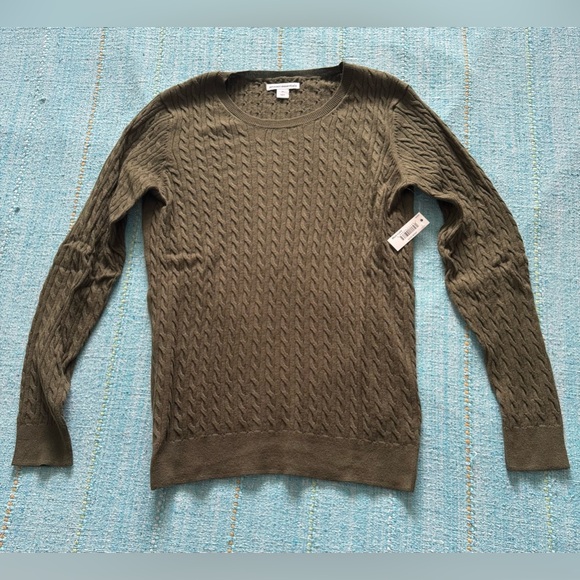 Woman’s stylish lightweight sweater - Picture 2 of 4